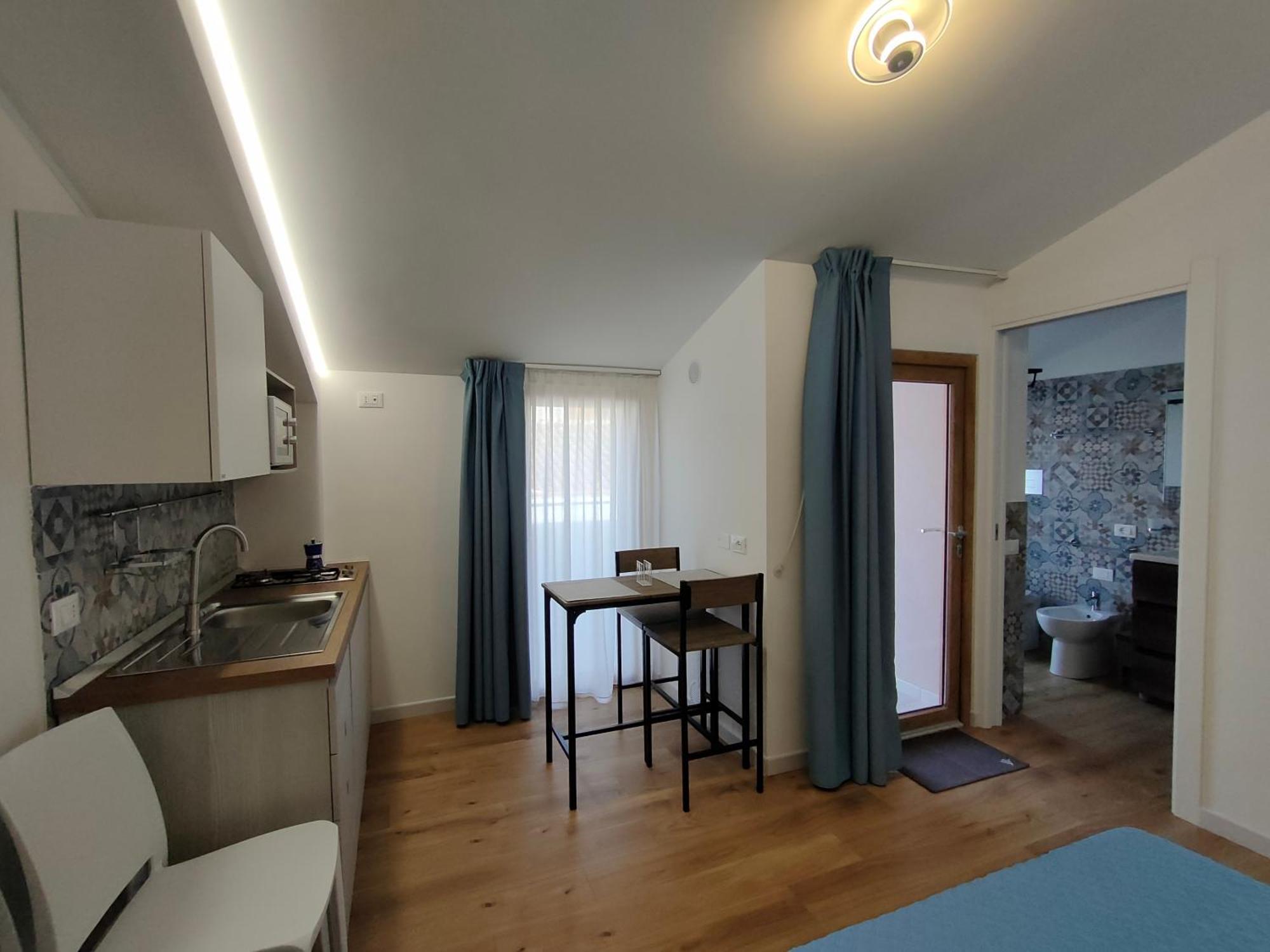 Dh Studio Apartments Кастелламмаре-дель-Голфо Экстерьер фото